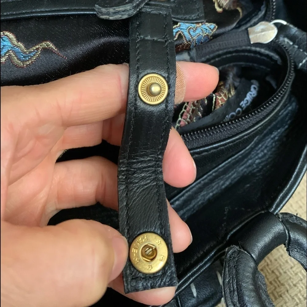 Clever Carriage Company Leather Purse